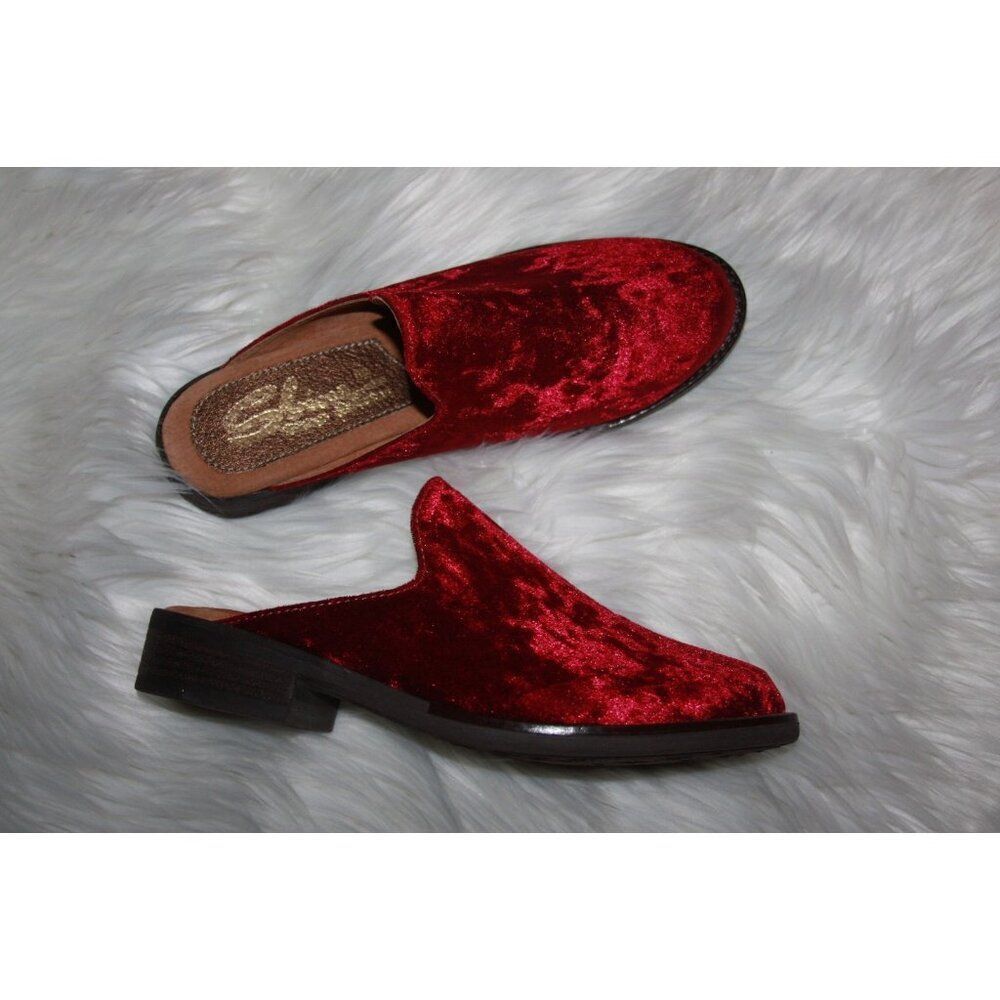 Sbicca Women's 8 Citrine wine velvet mules